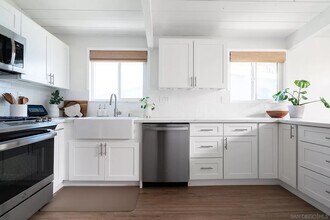 Building Photo - 5582 Baja Dr