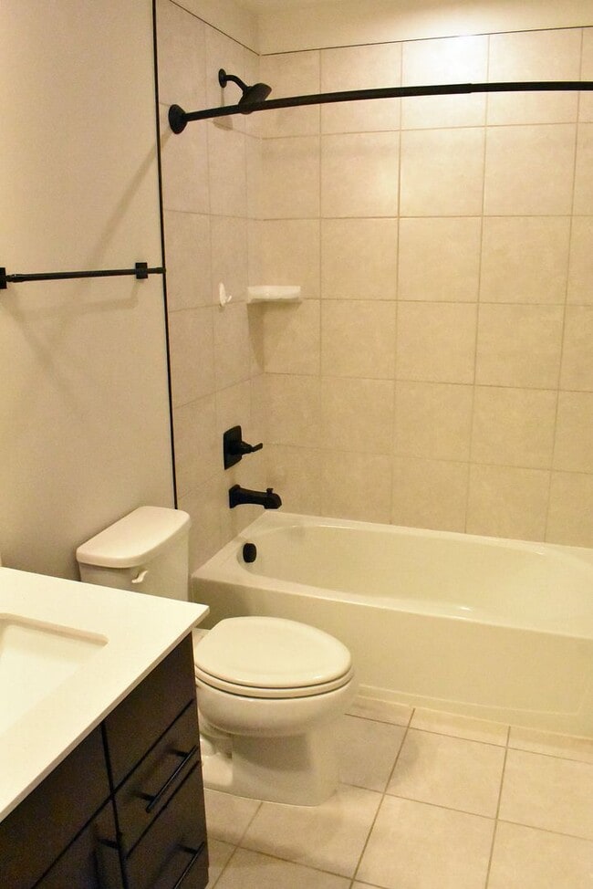 Building Photo - Fantastic Fredericksburg Townhome!