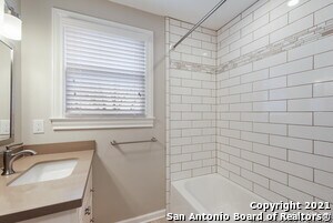 Building Photo - 208 Natalen Ave