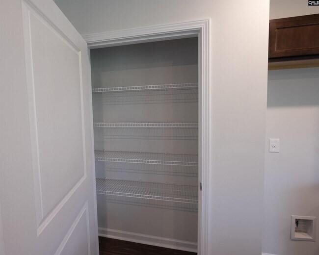 Building Photo - 1042 Begonia Dr