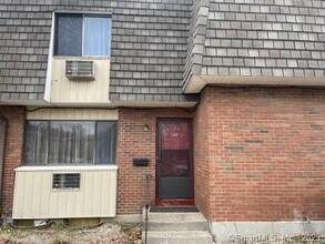 Building Photo - 148 High Path Rd