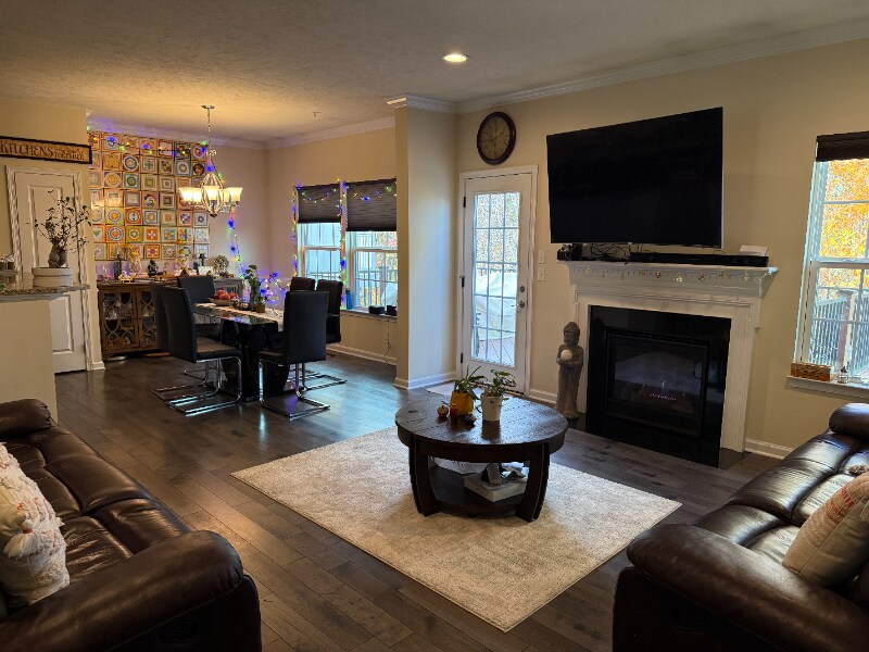 Building Photo - 624 Edison Dr