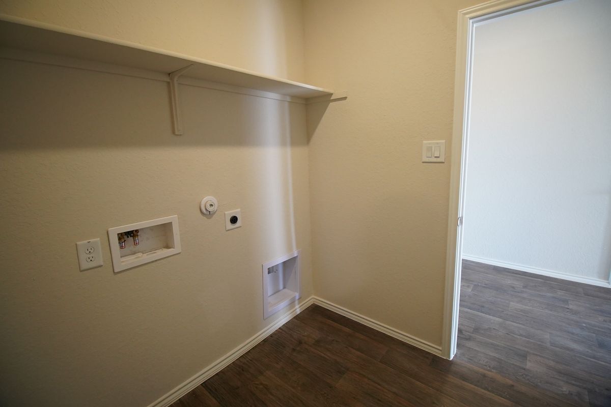 Building Photo - 472 Desert Willow