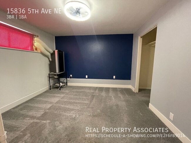 Building Photo - 15836 5th Ave NE