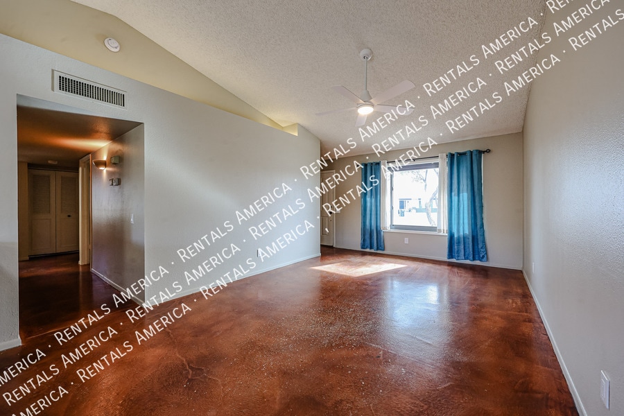 Building Photo - 10438 S 45th Pl