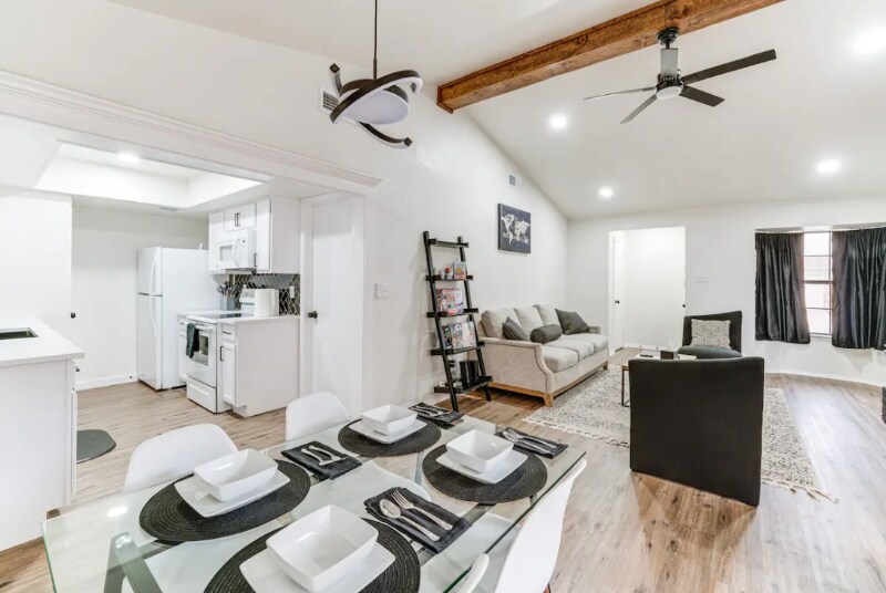 Building Photo - 2912 Pegasus Dr