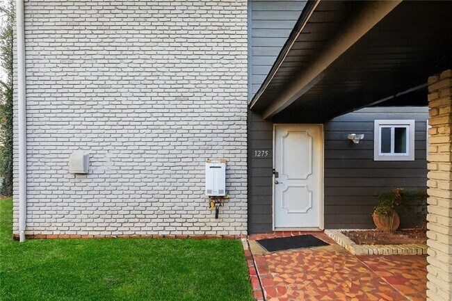 Building Photo - 1277 Goodwin Rd NE