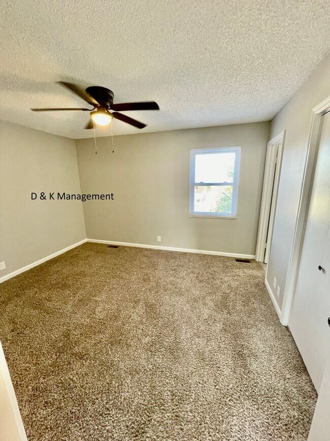 Building Photo - ***COMING SOON*** Beautiful 3 Bedroom, 2.5 Bath Home in the Cedar Bluff Area of Knoxville! Availa...