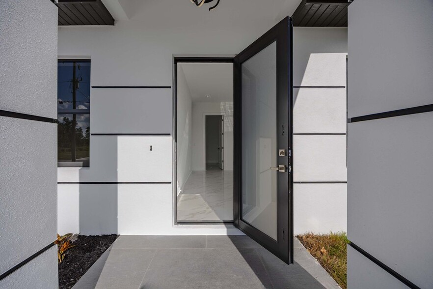 Building Photo - 2700 49th St SW