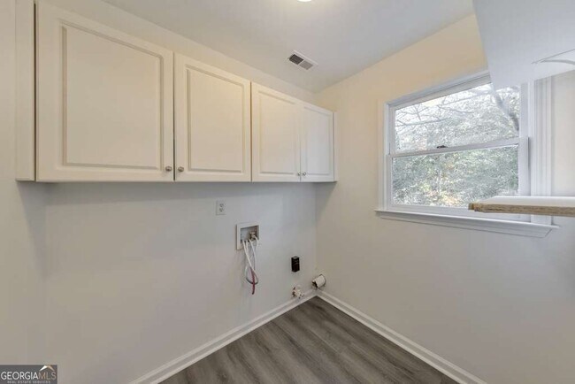 Building Photo - 4804 Thicket Path NW