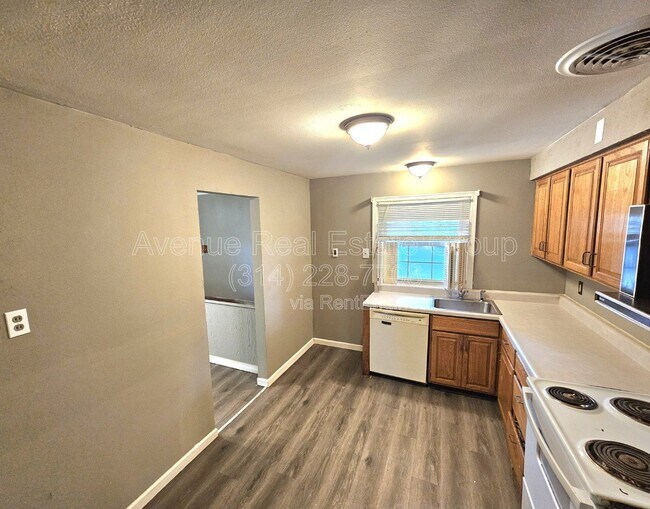 Building Photo - 1130 Forest Home Dr