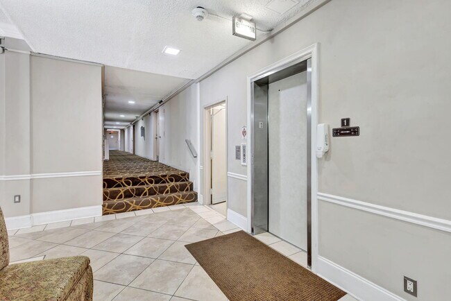 Building Photo - 500 Executive Center Dr