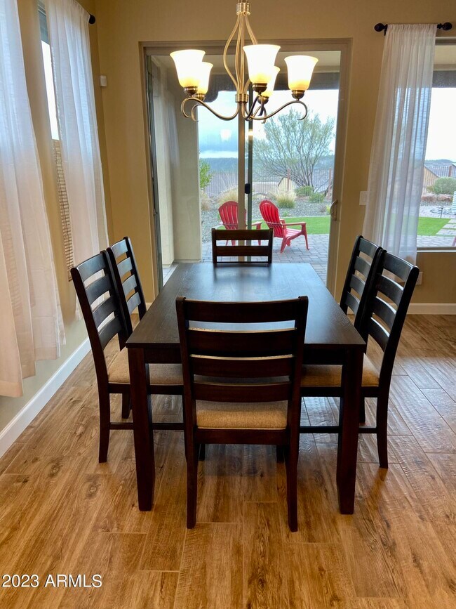 Building Photo - 3705 Ridgeview Ter