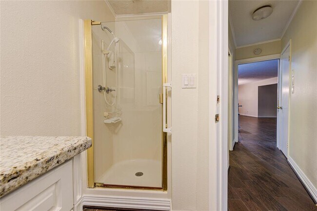 Building Photo - 10850 Kirktown Dr