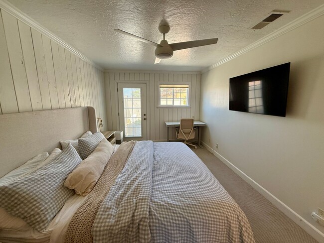 Building Photo - Gorgeous Two Bedroom Home in San Luis Rey