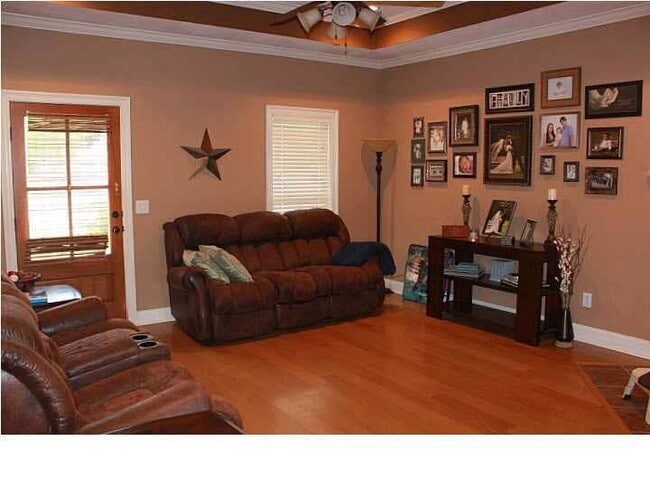 Building Photo - 614 Oak Park Cir