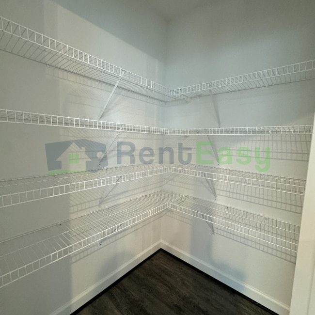 Building Photo - 2414 Trafton Pl