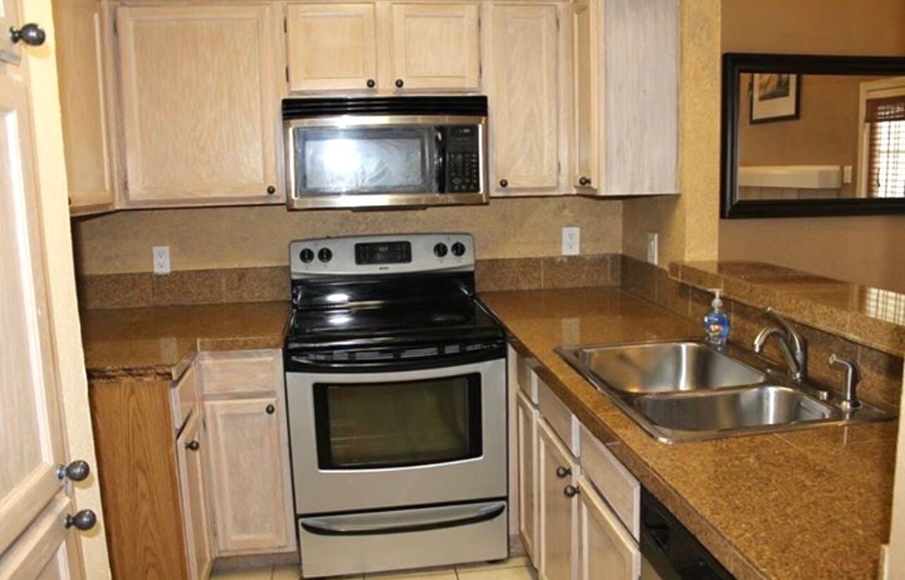 Building Photo - 2428 Forest Brook Ln
