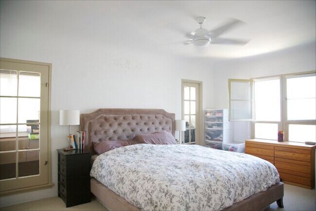 prime bedroom - 1015 S Stanley Ave