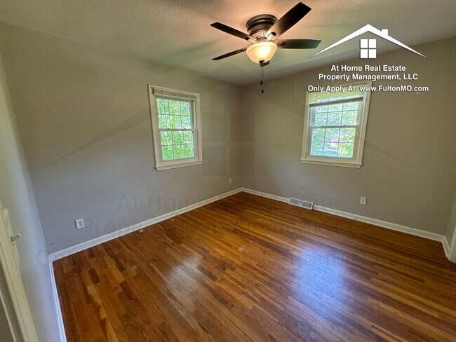Building Photo - 1304 Bradley Ln