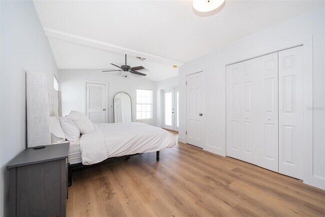 Building Photo - 2426 Whitehall Cir