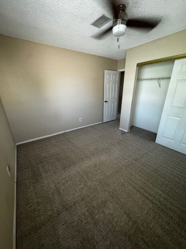 Building Photo - Charming 3 bedroom Green Valley home