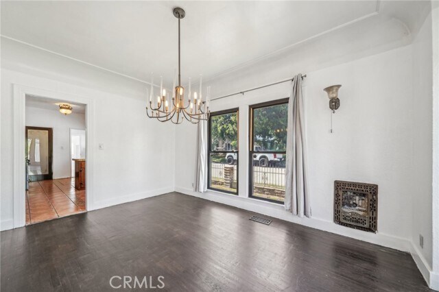 Building Photo - 3098 N Arrowhead Ave