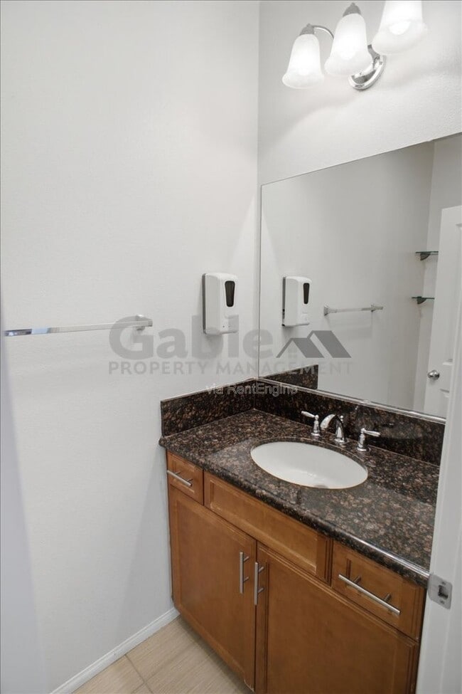 Building Photo - 28625 Stonegate Ct