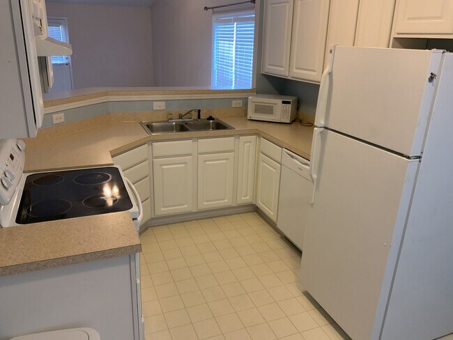 Building Photo - 127 Linville Ct