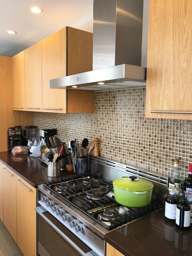 Building Photo - 116 S 20th St