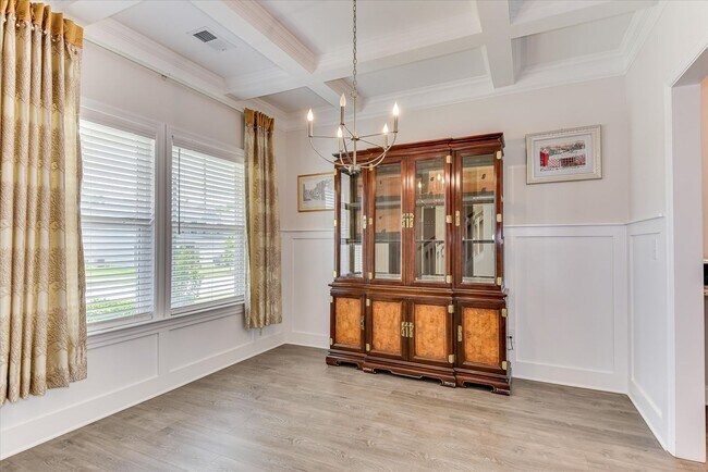 Building Photo - 6051 Big Pond Trl