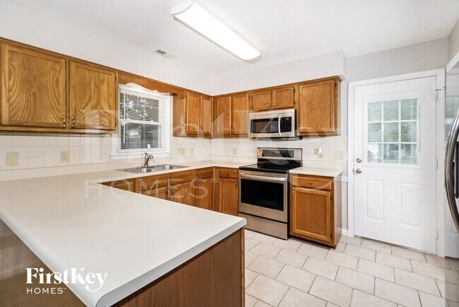 Building Photo - 2 Hickory Knoll Ct