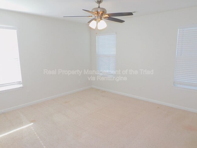 Building Photo - 117 Sommerwall Pl