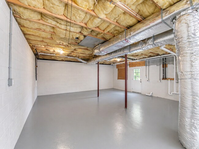 Building Photo - 994 Bobcat Dr