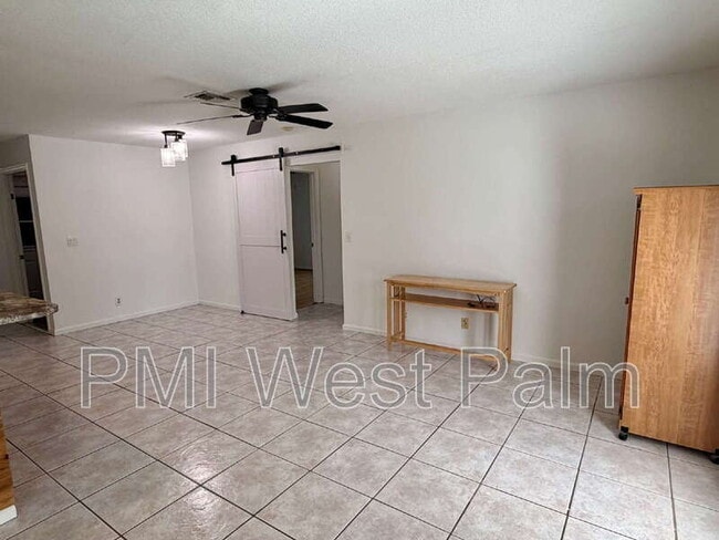 Building Photo - 147 Sunflower Cir