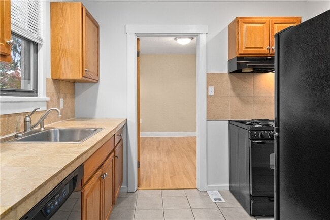 Building Photo - 3612 Main St