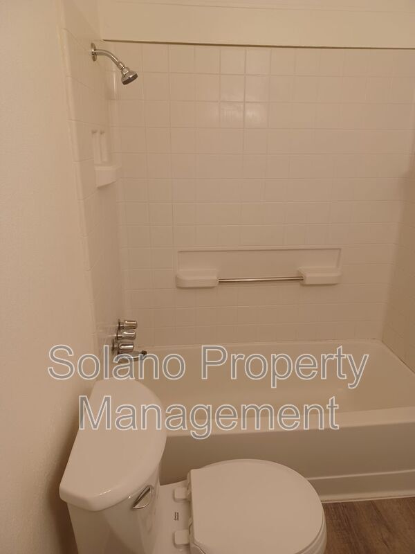 Building Photo - 766 E Tabor Ave