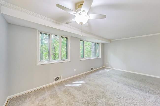 Building Photo - 10501 Montrose Ave