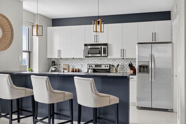 Building Photo - 400 Walnut St