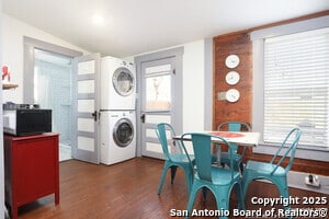 Building Photo - 131 Klein St