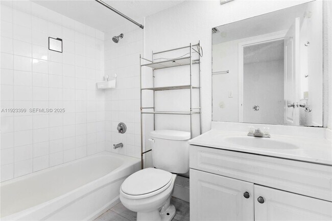 Building Photo - 5201 Geneva Ct