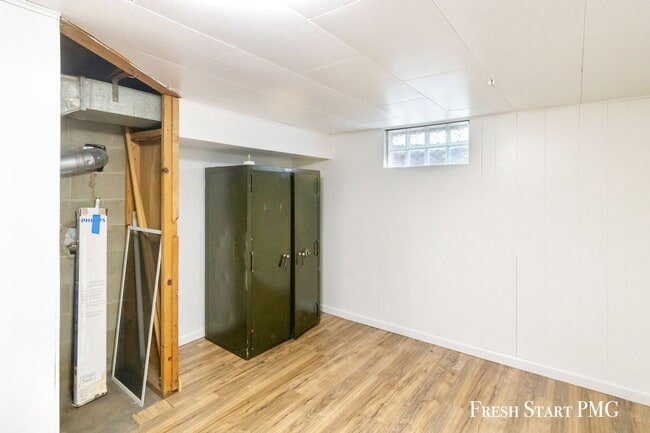 Building Photo - Updated 3 Bedroom Home