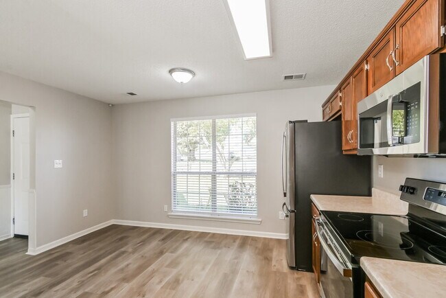 Building Photo - 6422 Manchester St