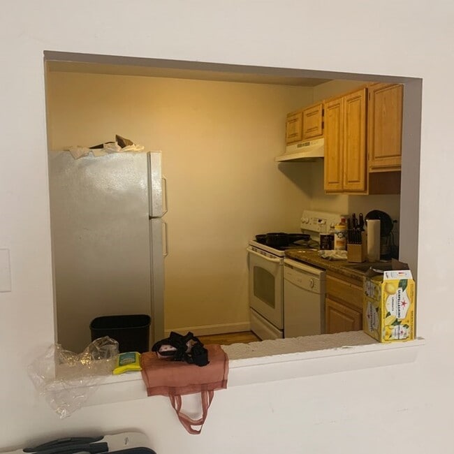 Primary Photo - 1028 Commonwealth Ave