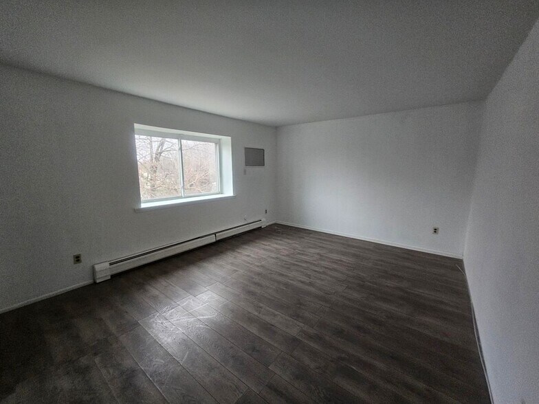 Building Photo - 4 Fortune Rd W