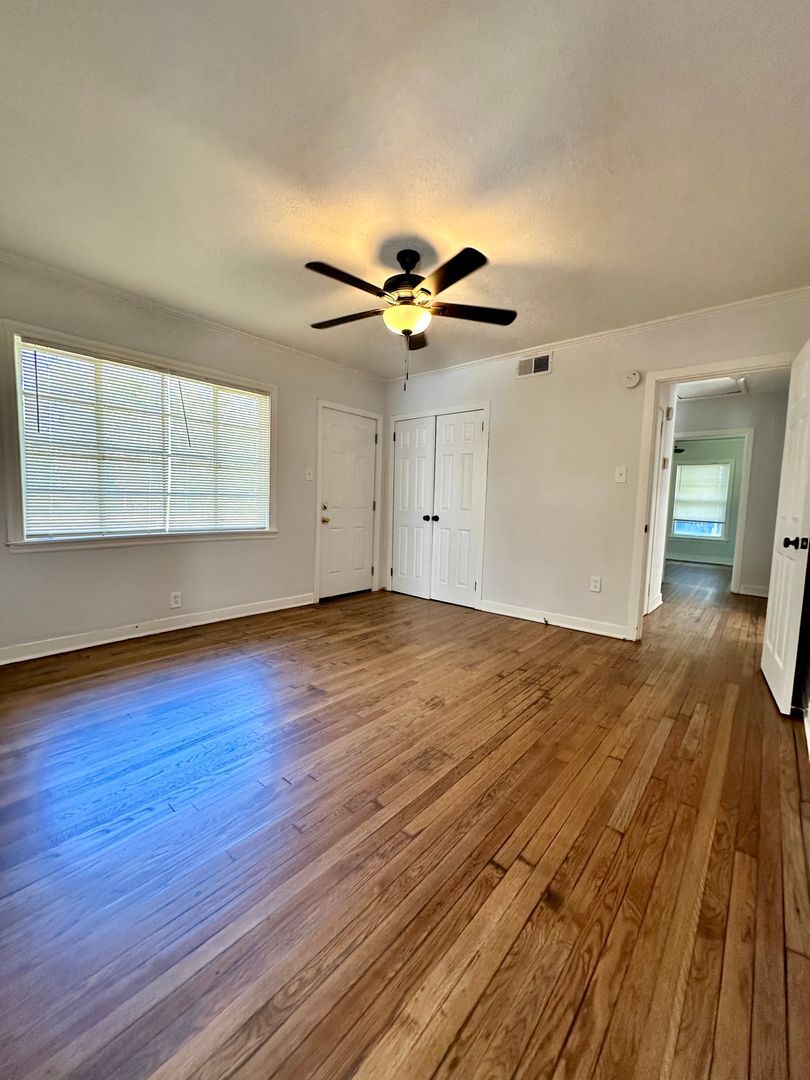 Building Photo - 1026 Meadow Heights Dr