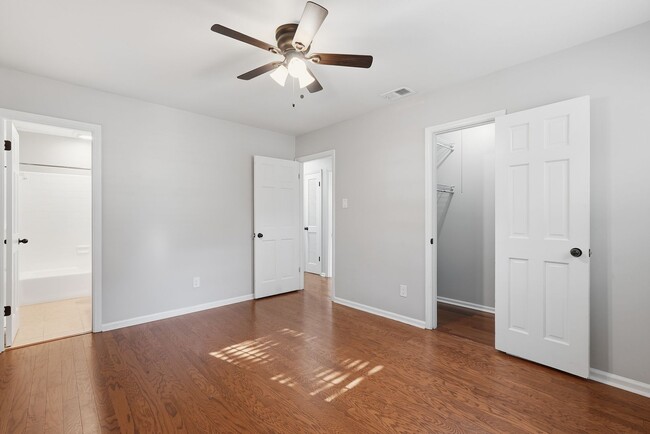 Building Photo - Ranch Home on Wilmington Island For Lease!