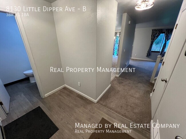 Building Photo - 8130 Little Dipper Ave
