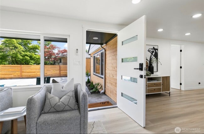 Building Photo - 11 SW 100th St