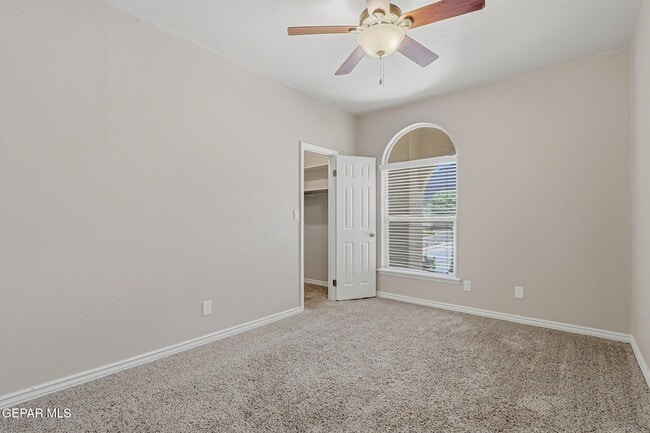 Building Photo - 825 Dulce Tierra Dr